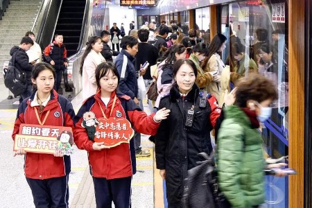 西安市青少年“传承雷锋精神 争做时代新人”主题活动启动