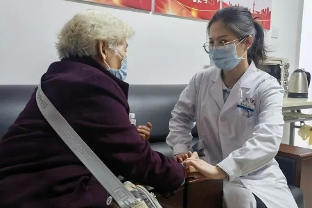 碑林区“志愿红”绘就文明底色