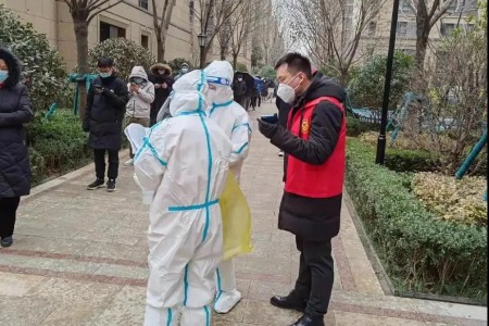各区县党员志愿者奋战疫情防控一线