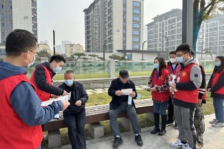 “全民戴口罩”！志愿者在行动