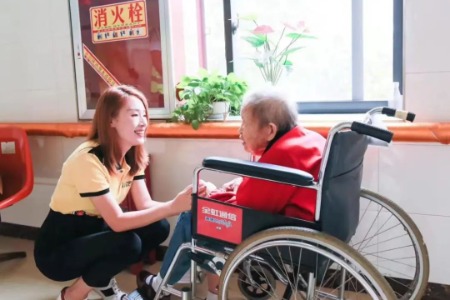 西安志愿者鲁馨：在志愿服务中绽放青春光彩