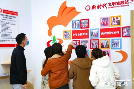 志愿红点亮浐灞生态区新时代文明实践站