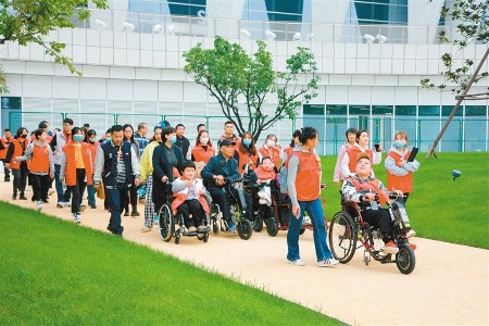 市直机关团工委开展迎残特奥会主题志愿服务活动